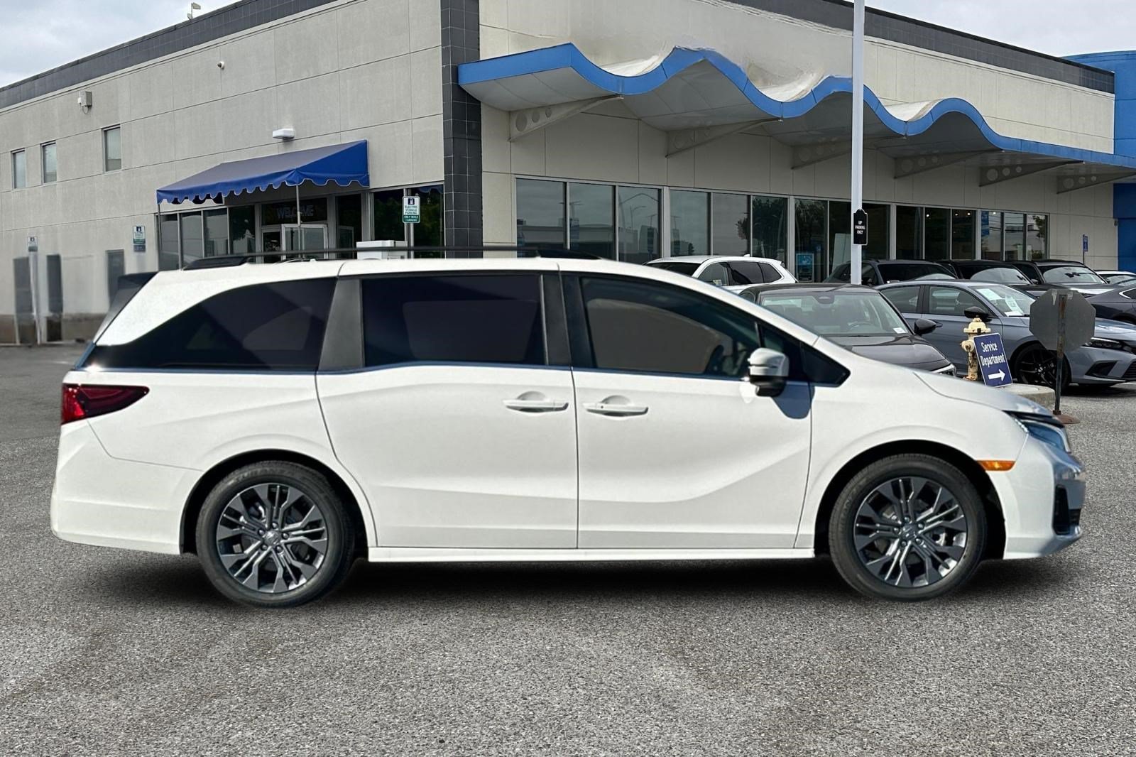 New 2027 Honda Odyssey Touring image 7