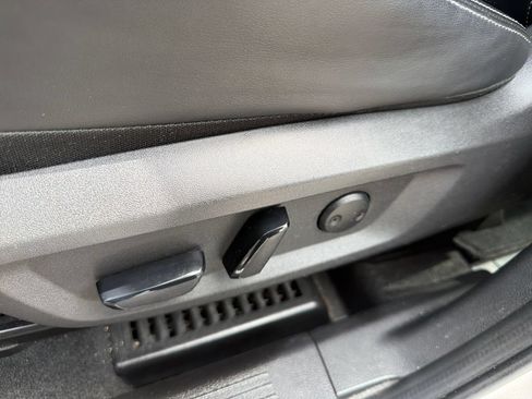 Used 2021 Nissan Rogue Platinum FWD image 15