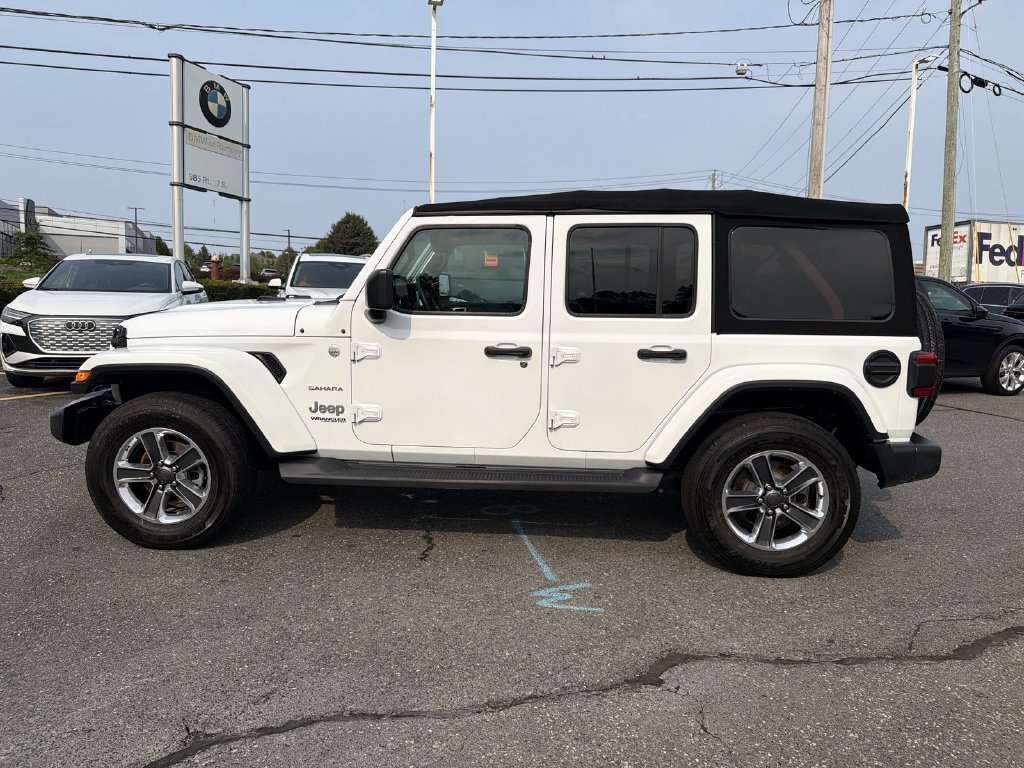 Used 2018 Jeep Wrangler Unlimited Sahara AWD/4WD image 11