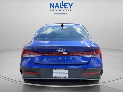 Used 2025 Hyundai Elantra Limited image 5