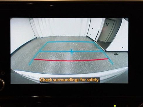 Certified 2025 Toyota Highlander XLE AWD/4WD image 17