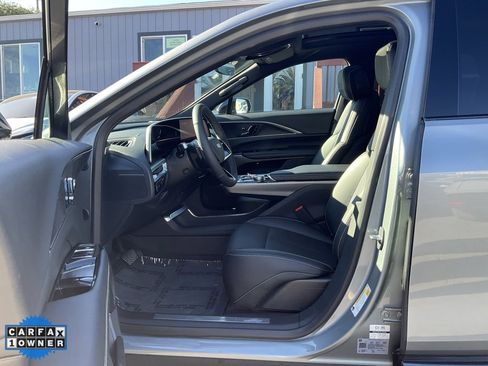 Used 2024 Cadillac Lyriq Sport image 13