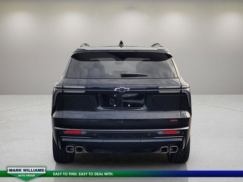 Used 2024 Chevrolet Traverse RS image 5