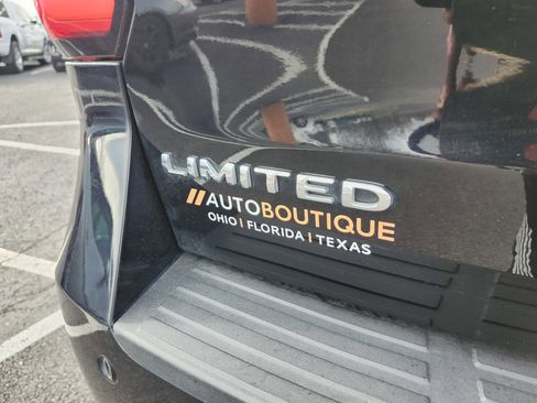 Used 2023 Ford Expedition Max Limited image 29