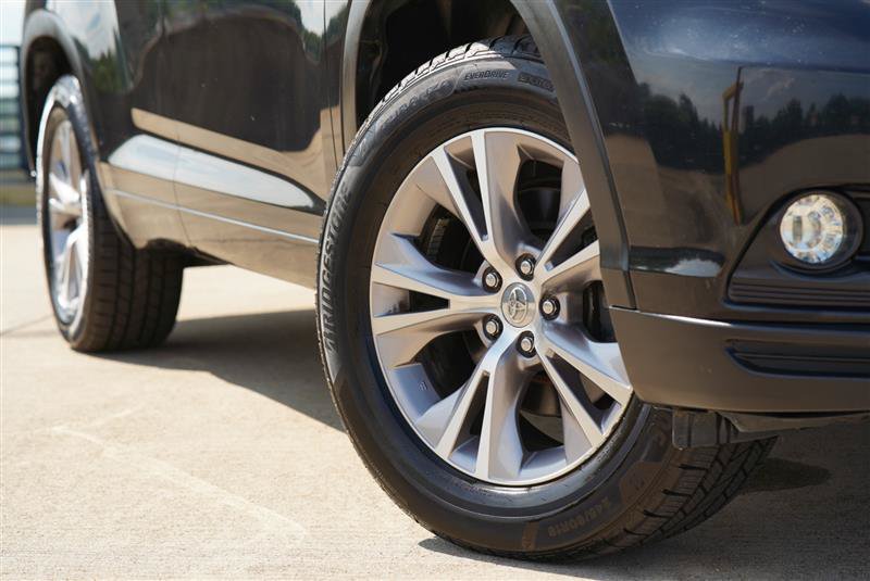 Used 2015 Toyota Highlander XLE FWD image 15