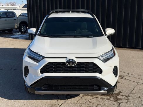 Used 2025 Toyota RAV4 SE image 3