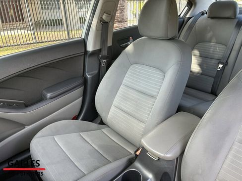 Used 2015 Kia Forte EX image 18