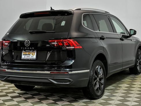 Certified 2023 Volkswagen Tiguan SE image 7