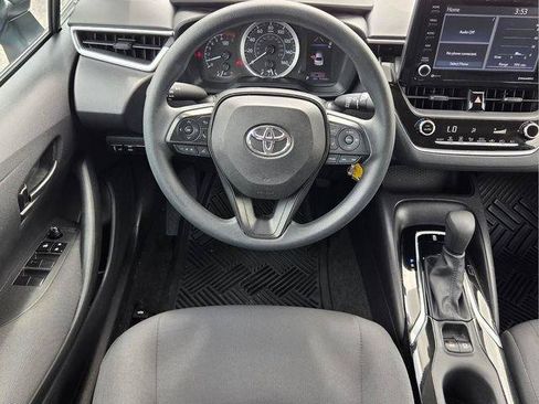 Used 2022 Toyota Corolla LE FWD image 13