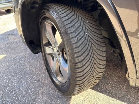 Used 2014 Jeep Grand Cherokee Overland w/ Advanced Technology Group AWD/4WD image 52
