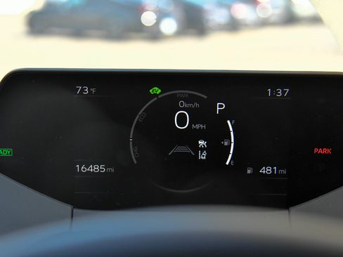 Used 2025 Toyota Prius LE image 28