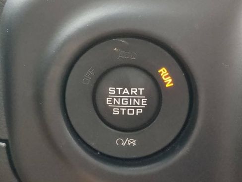 Used 2021 Jeep Wrangler Unlimited Rubicon AWD/4WD image 25