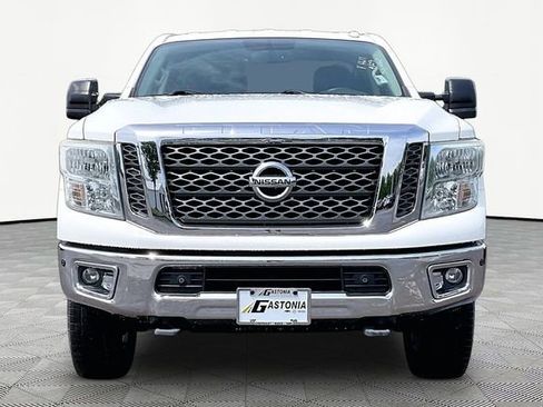Used 2017 Nissan Titan SV AWD/4WD image 2