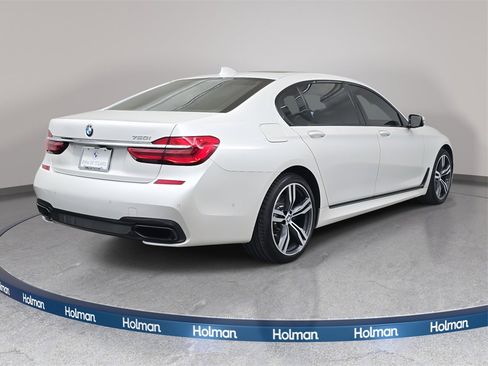 Used 2017 BMW 750i image 6