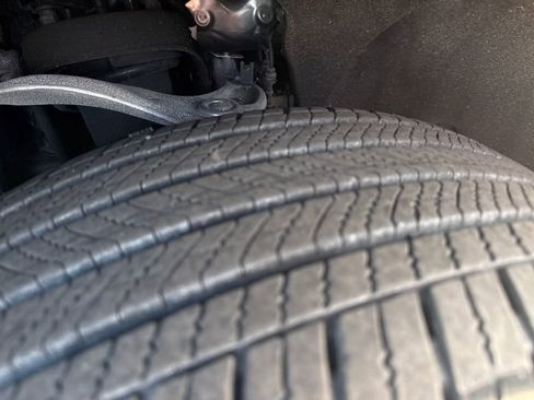 Used 2025 Chevrolet Tahoe LT image 32