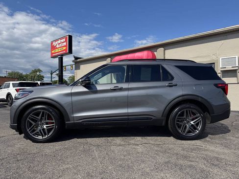 Used 2025 Ford Explorer ST AWD/4WD image 6