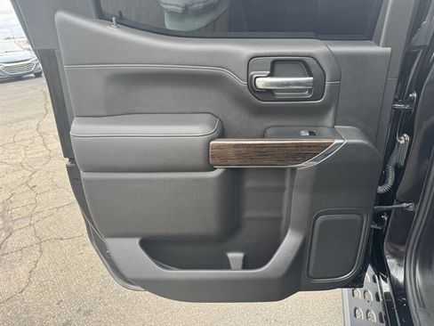 Used 2019 GMC Sierra 1500 SLE w/ SLE Value Package image 19