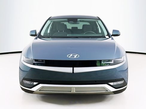 Used 2024 Hyundai Ioniq 5 SEL image 2