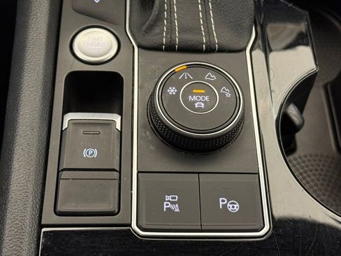 Used 2023 Volkswagen Atlas Cross Sport SEL Premium R-Line image 19