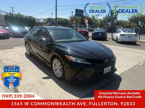 Used 2018 Toyota Camry XLE FWD image 7