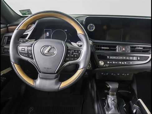 Certified 2025 Lexus ES 350 w/ Technology Package FWD image 8
