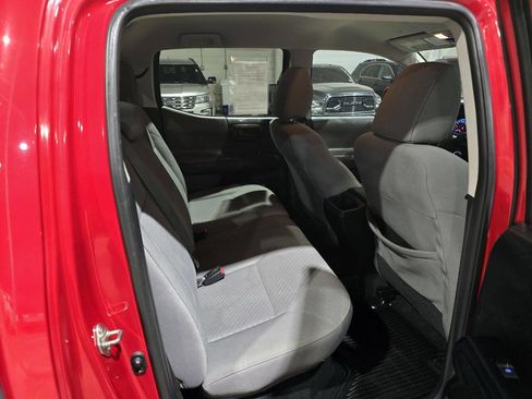 Used 2020 Toyota Tacoma SR image 33