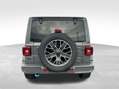 Used 2022 Jeep Wrangler Unlimited Sahara image 6