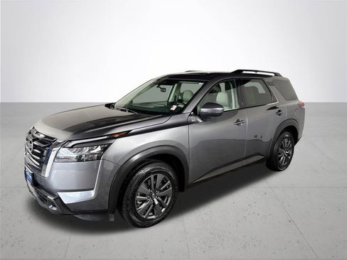 Used 2022 Nissan Pathfinder SV w/ SV Premium Package image 2