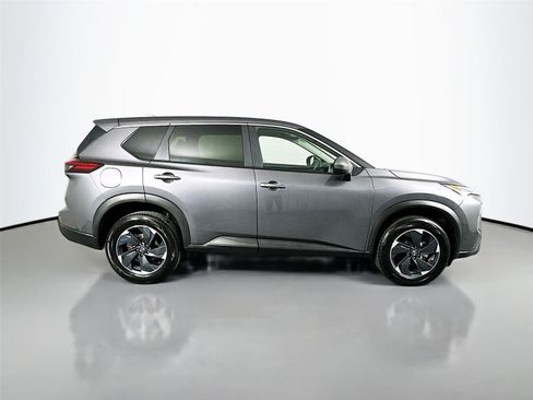 Used 2024 Nissan Rogue SV image 16