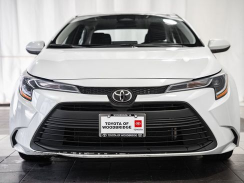 Used 2024 Toyota Corolla LE image 2