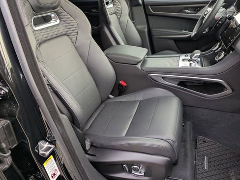 New 2026 Jaguar F-PACE SVR image 18