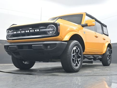 Used 2022 Ford Bronco Outer Banks image 29