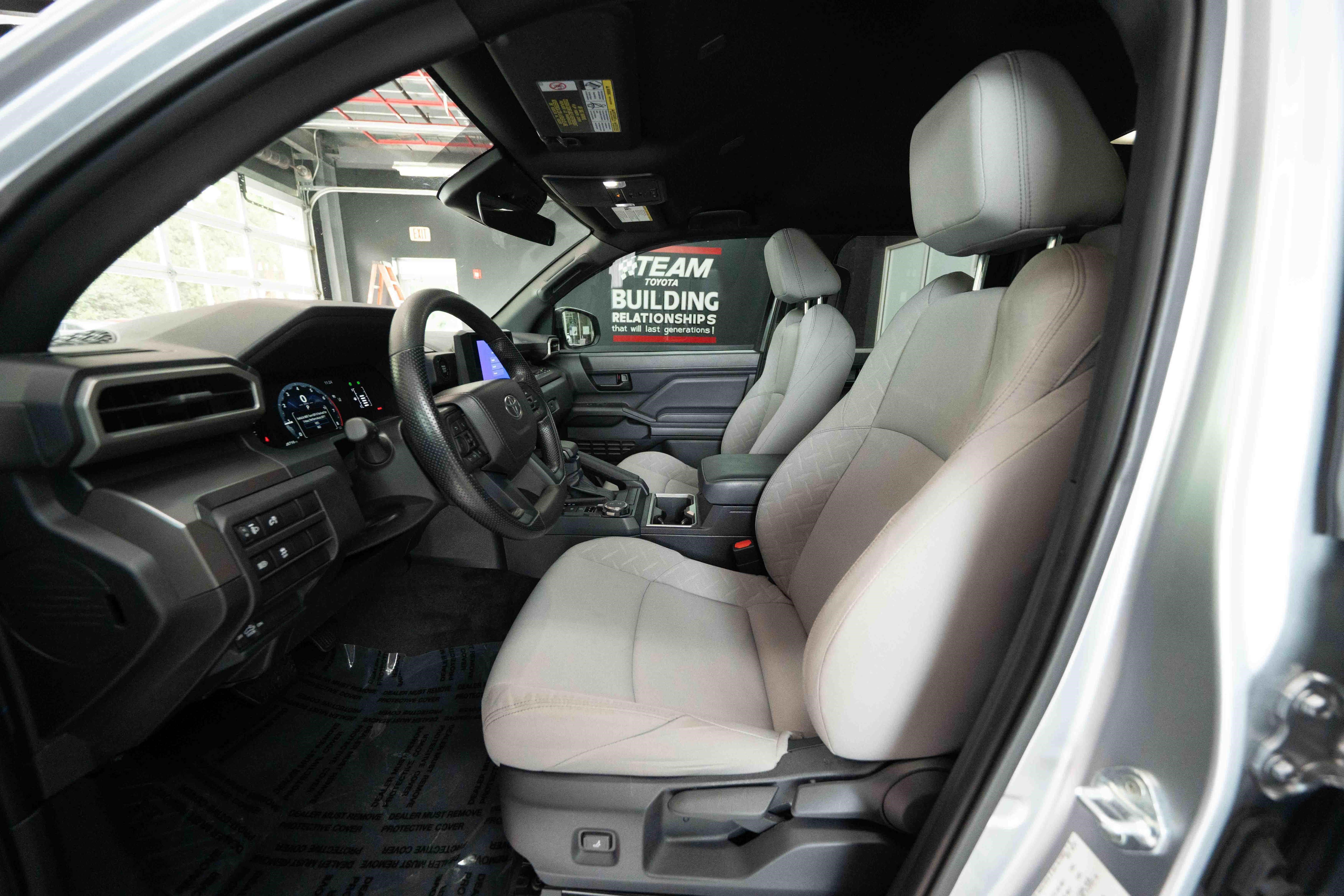 Used 2024 Toyota Tacoma SR5 AWD/4WD image 9