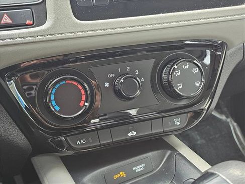 Used 2020 Honda HR-V LX image 26