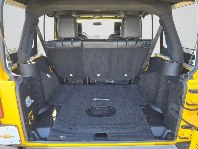 Used 2015 Jeep Wrangler Unlimited Sahara w/ Max Tow Package AWD/4WD image 14
