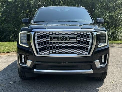 Used 2021 GMC Yukon Denali w/ Denali Premium Package AWD/4WD image 13