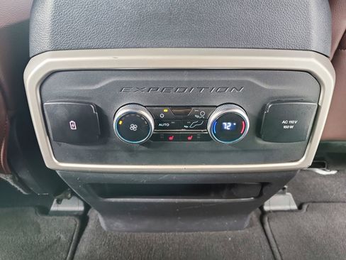Used 2024 Ford Expedition Limited image 40