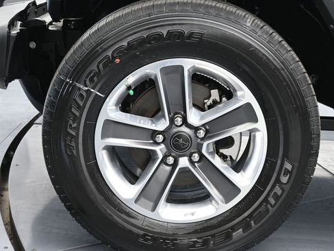 Used 2024 Jeep Gladiator Sport w/ Premium Package image 25