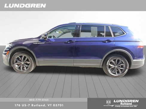 Used 2022 Volkswagen Tiguan SE image 41