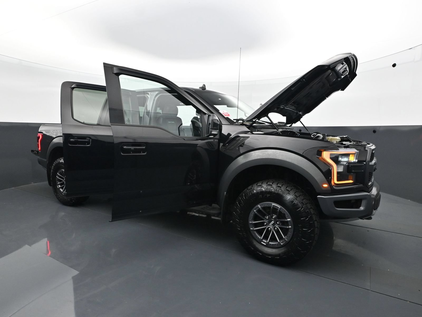 Used 2020 Ford F150 Raptor w/ Equipment Group 802A Luxury AWD/4WD image 38