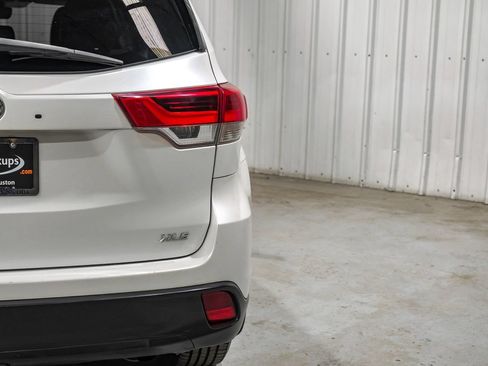 Used 2018 Toyota Highlander XLE FWD image 49
