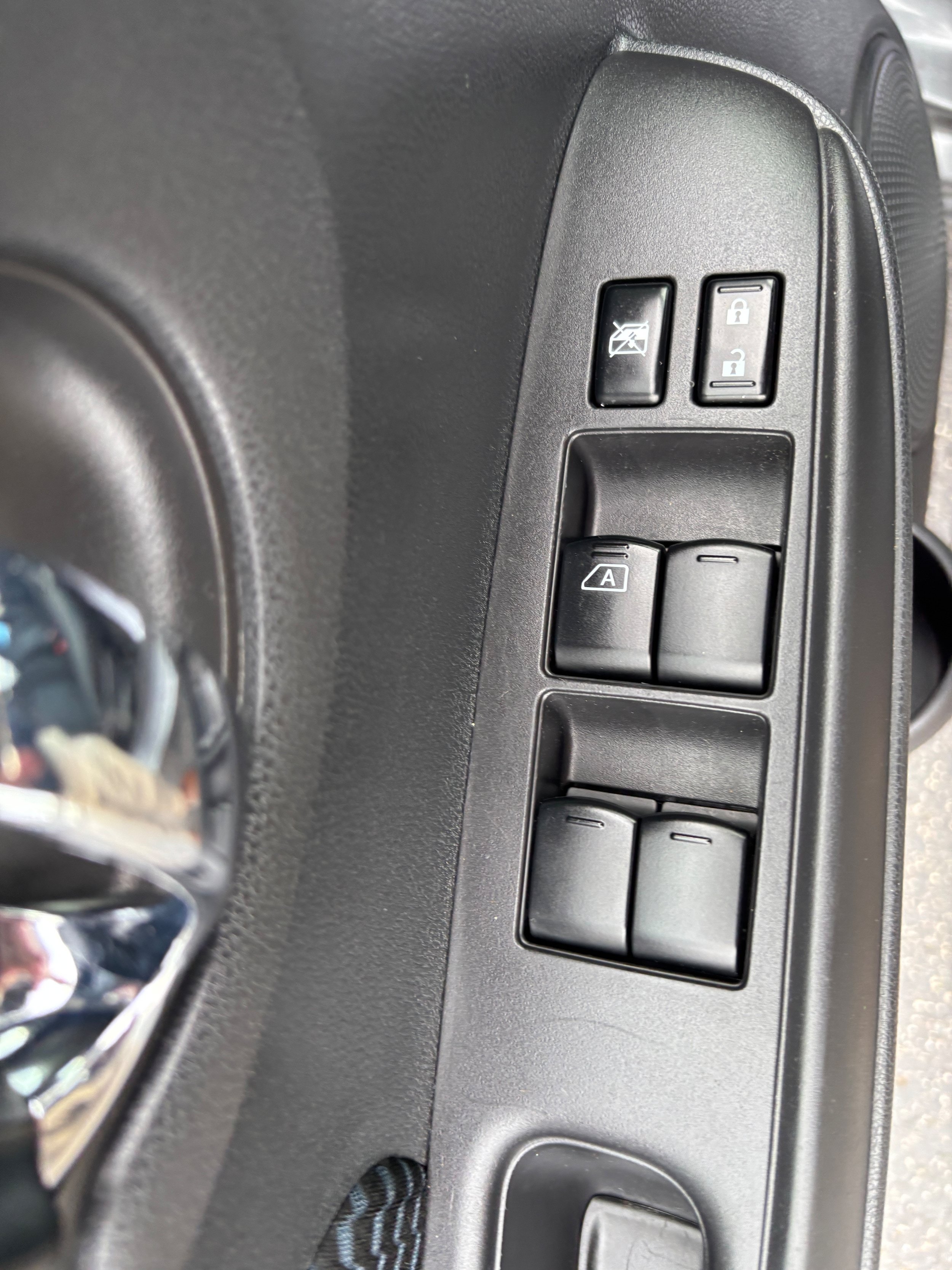 Used 2016 Nissan Versa Note SV FWD image 19