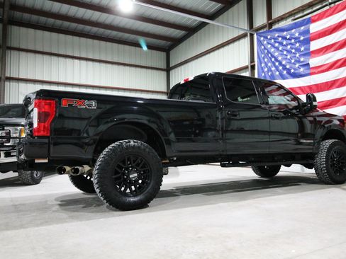 Used 2019 Ford F350 Lariat w/ Lariat Ultimate Package AWD/4WD image 12