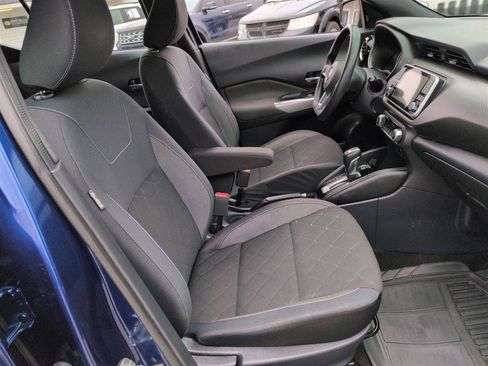 Used 2019 Nissan Kicks SV FWD image 32