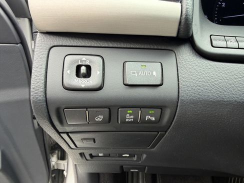 Used 2016 Lexus LS 460 AWD w/ Comfort Package image 31