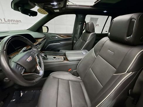 Used 2023 Cadillac Escalade Premium Luxury w/ Performance Package image 23