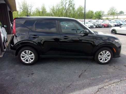 Used 2021 Kia Soul LX image 4
