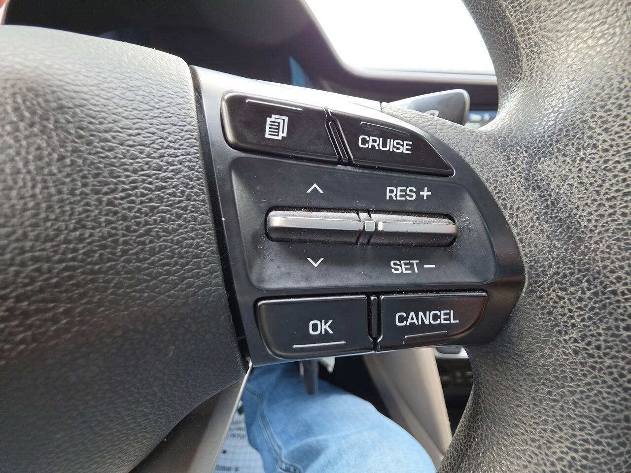 Used 2020 Hyundai Elantra SEL FWD image 33