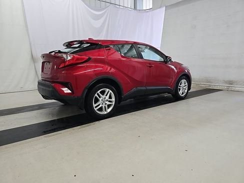 Used 2020 Toyota C-HR LE FWD image 3