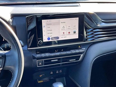 Used 2025 Toyota Camry SE image 16